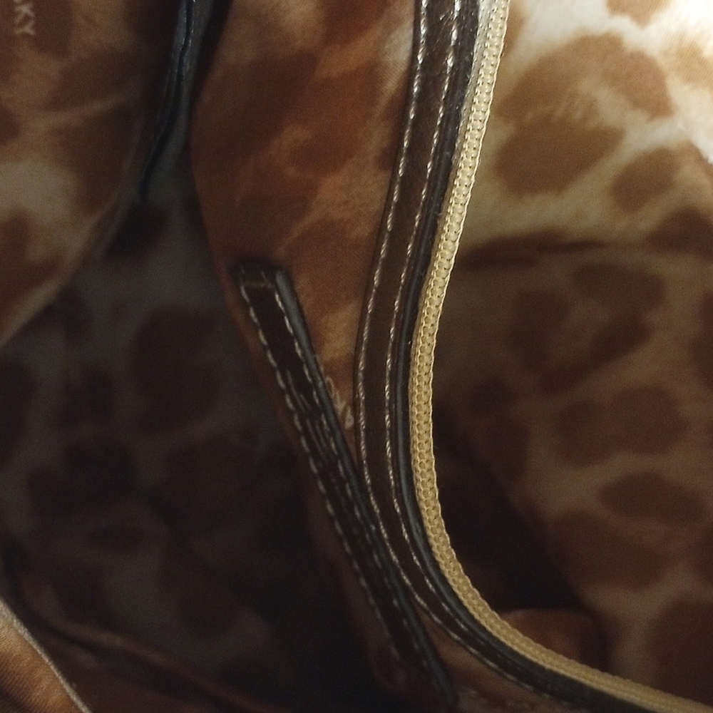 B Makowsky Gold Tone Leather Bag - Picture 10 of 17